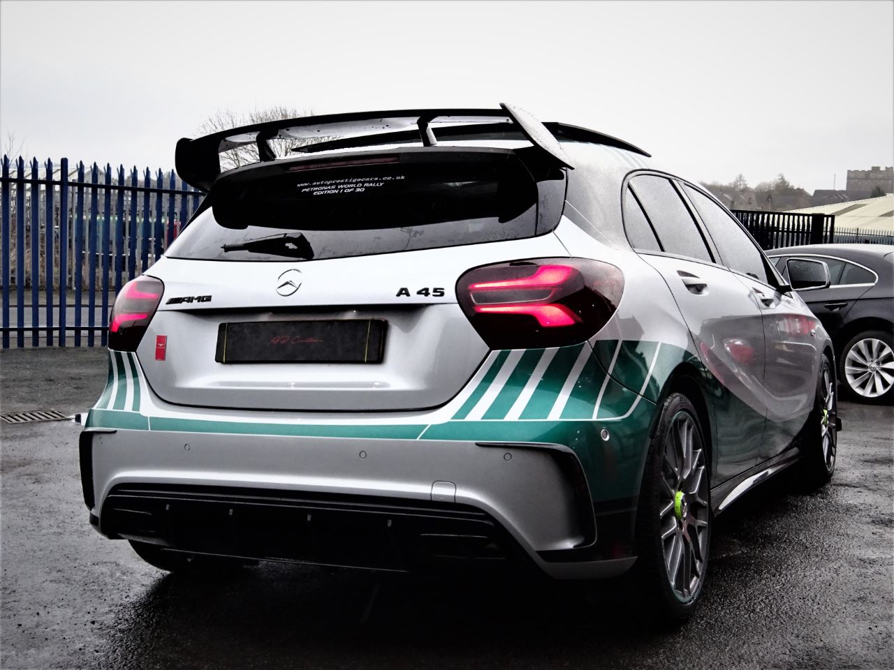 A45 AMG 'Petronas 2015 World Champion Edition' Foto's » Autojunk.nl