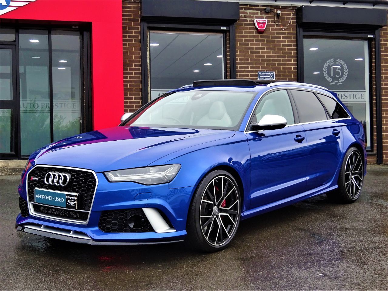 Audi rs6 performance отличия